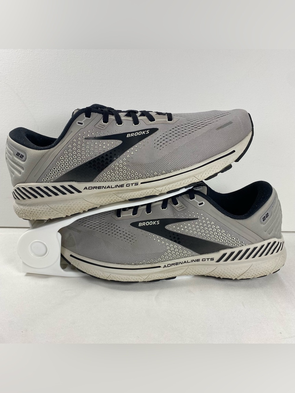 Brooks Adrenaline GTS 22 Mens 15 4E Extra Wide Gray Black Running Shoes